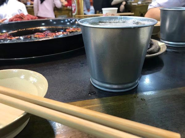 花盆喝啤酒 花盆喝啤酒