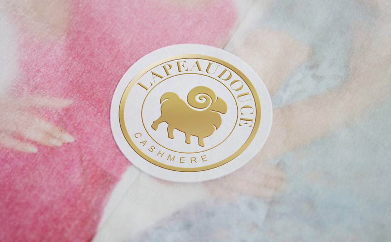 羊絨衫品牌設(shè)計,服裝專賣店設(shè)計