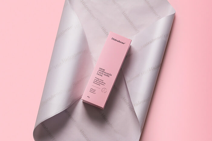 粉色化妝品包裝設計